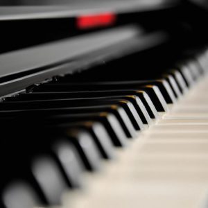 Ile strun ma fortepian?