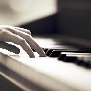 Jak nauczyć sięgrać na pianinie?